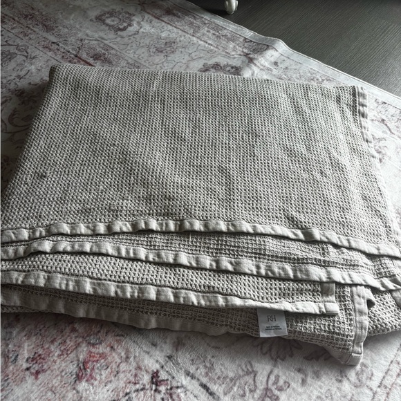 Restoration Hardware Men's Textured Gray Blanket - Picture 1 of 2